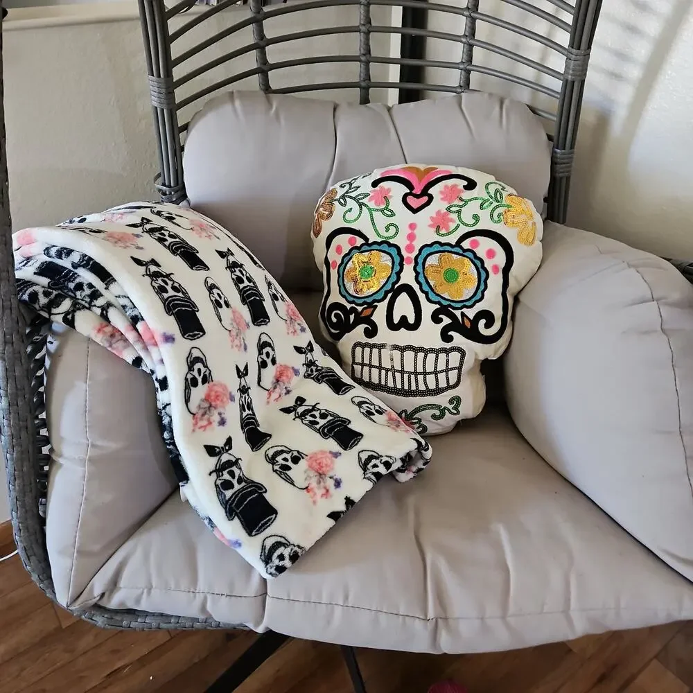 Skull Pillow and Blanket